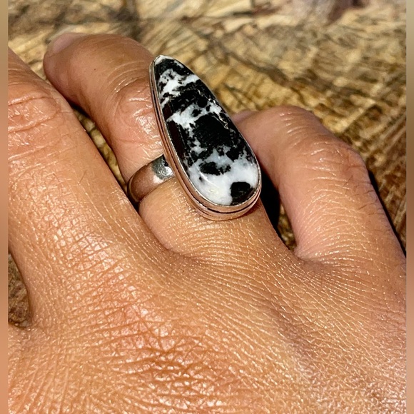 White Buffalo Turquoise Ring Size 7 - Picture 2 of 7